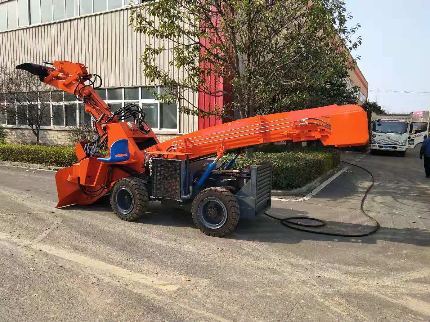 怎樣防止礦用扒渣機(jī)液壓系統(tǒng)的污染